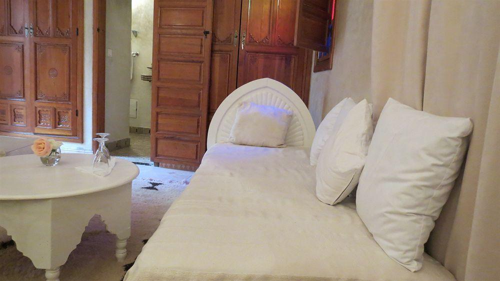 Riad Awinati Location Privatisee ,Piscine Chauffee , Beau Rooftop Marrakesh Exterior photo