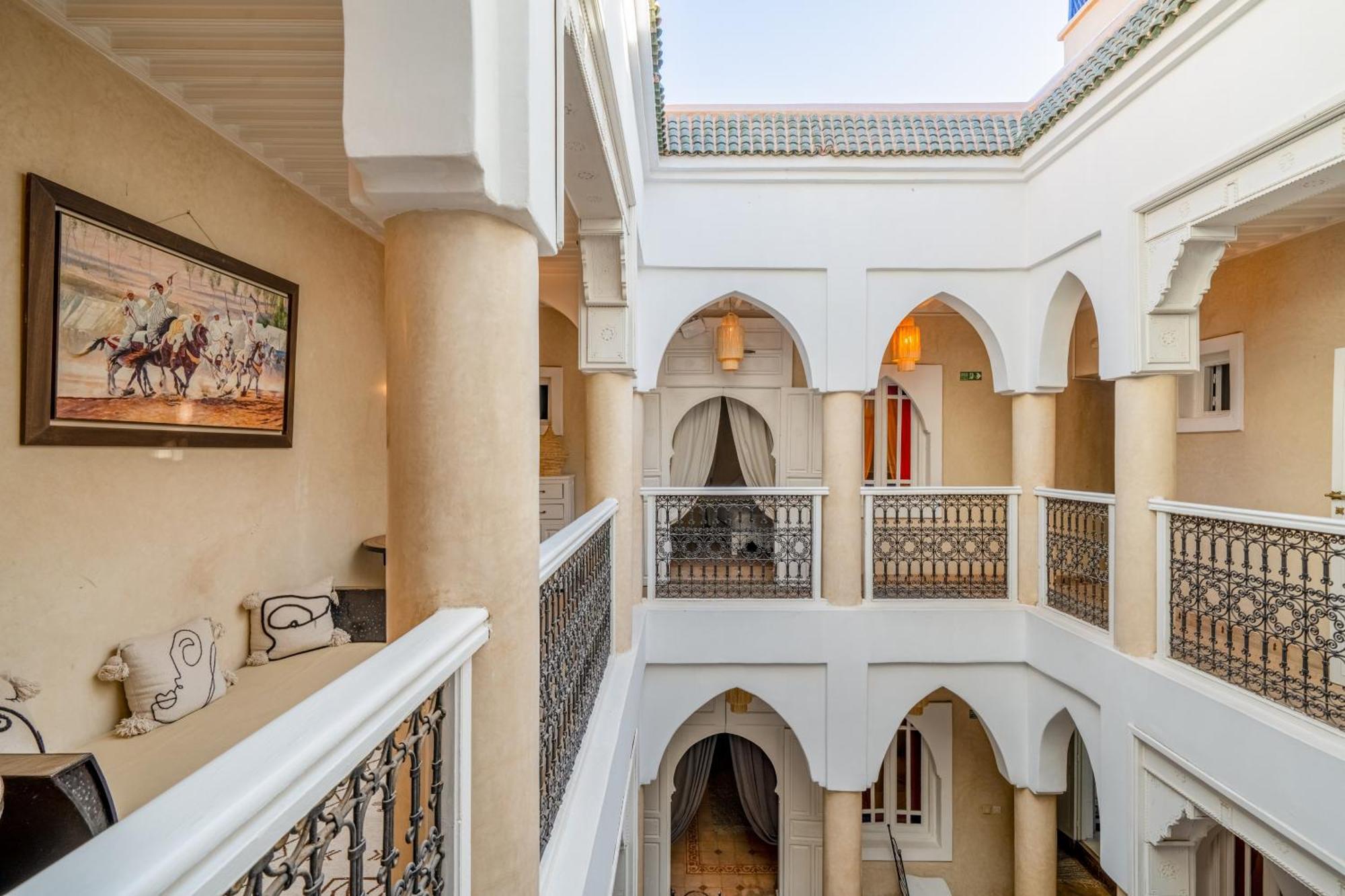 Riad Awinati Location Privatisee ,Piscine Chauffee , Beau Rooftop Marrakesh Exterior photo