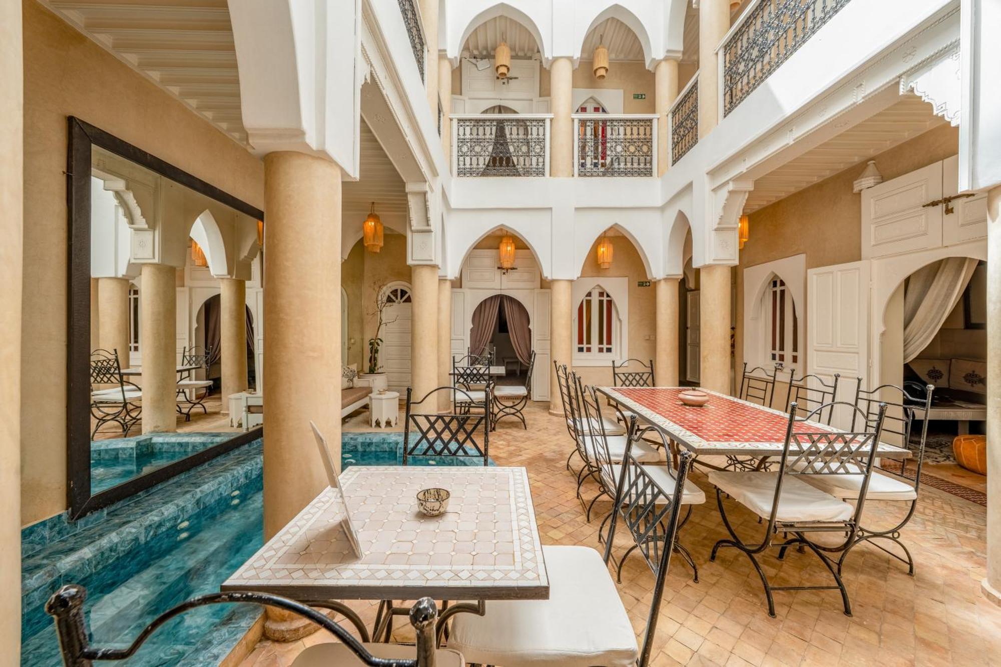 Riad Awinati Location Privatisee ,Piscine Chauffee , Beau Rooftop Marrakesh Exterior photo