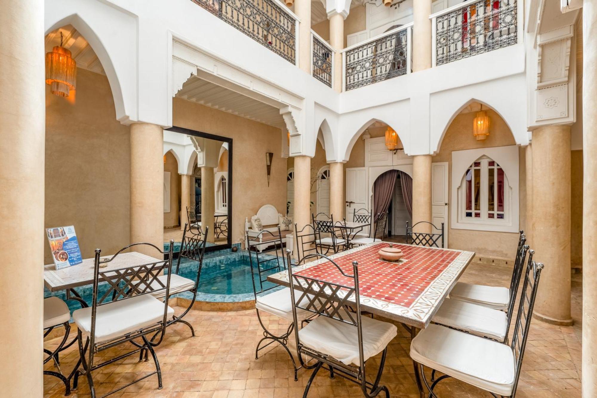 Riad Awinati Location Privatisee ,Piscine Chauffee , Beau Rooftop Marrakesh Exterior photo