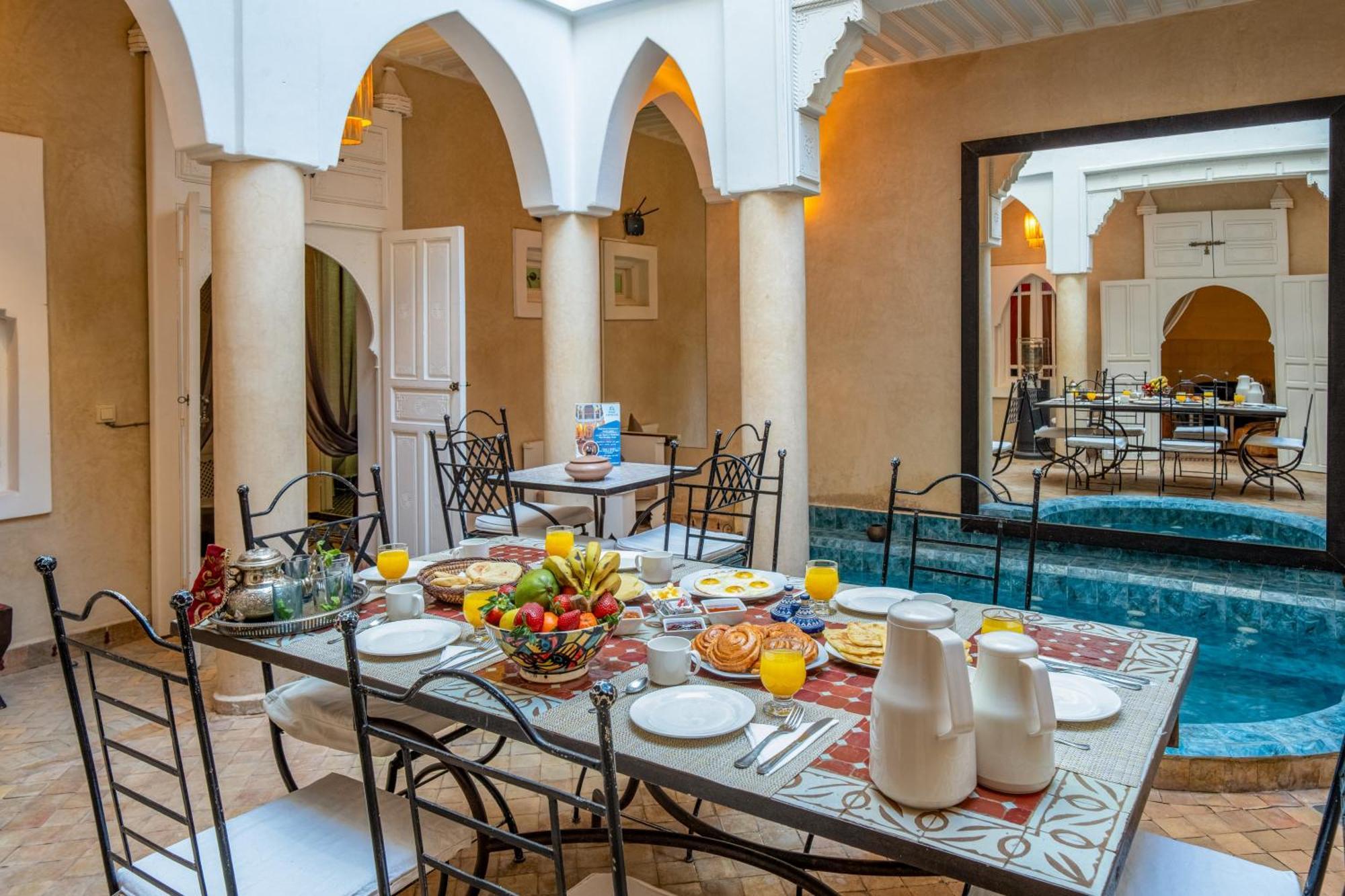 Riad Awinati Location Privatisee ,Piscine Chauffee , Beau Rooftop Marrakesh Exterior photo