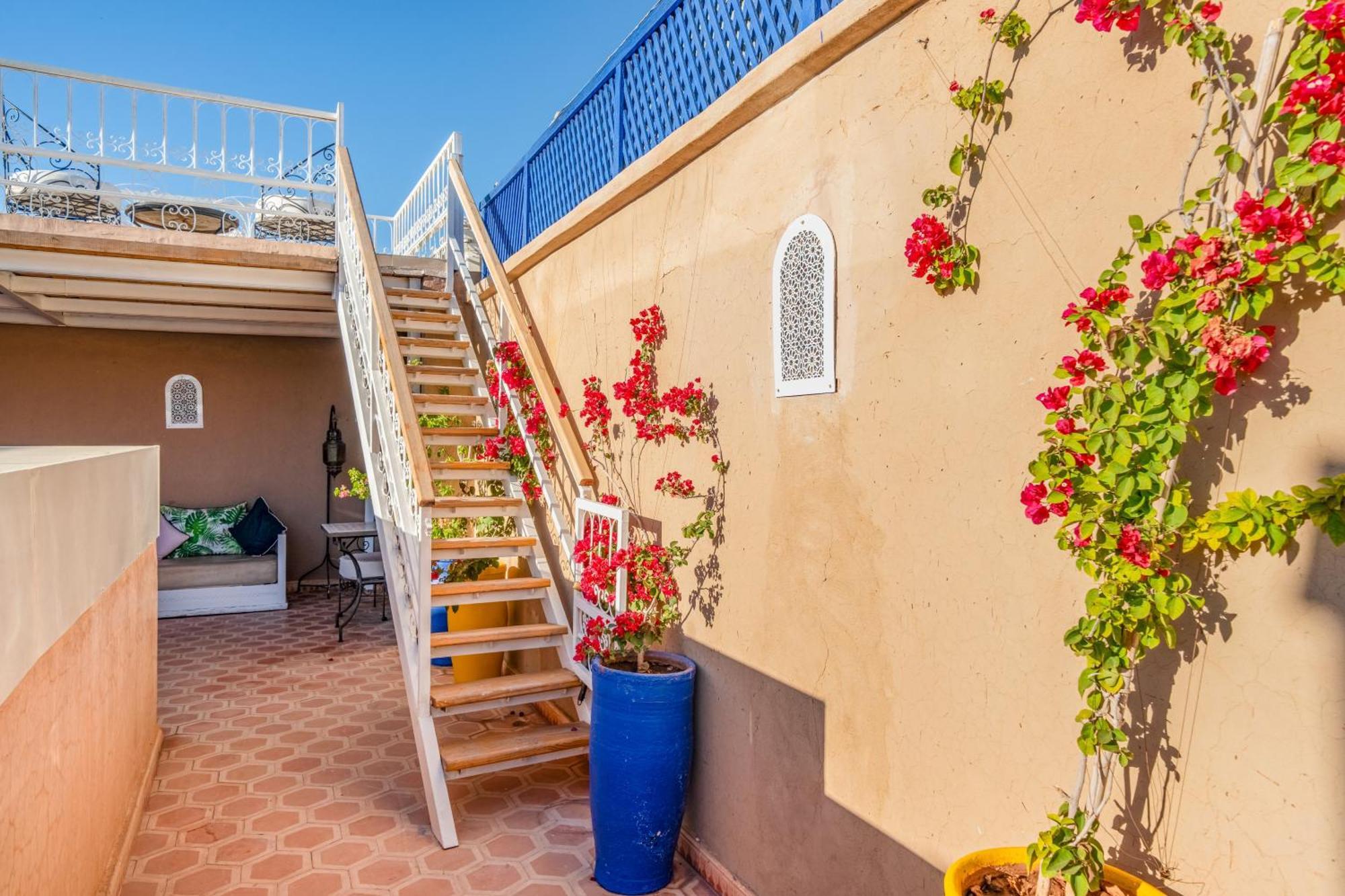 Riad Awinati Location Privatisee ,Piscine Chauffee , Beau Rooftop Marrakesh Exterior photo